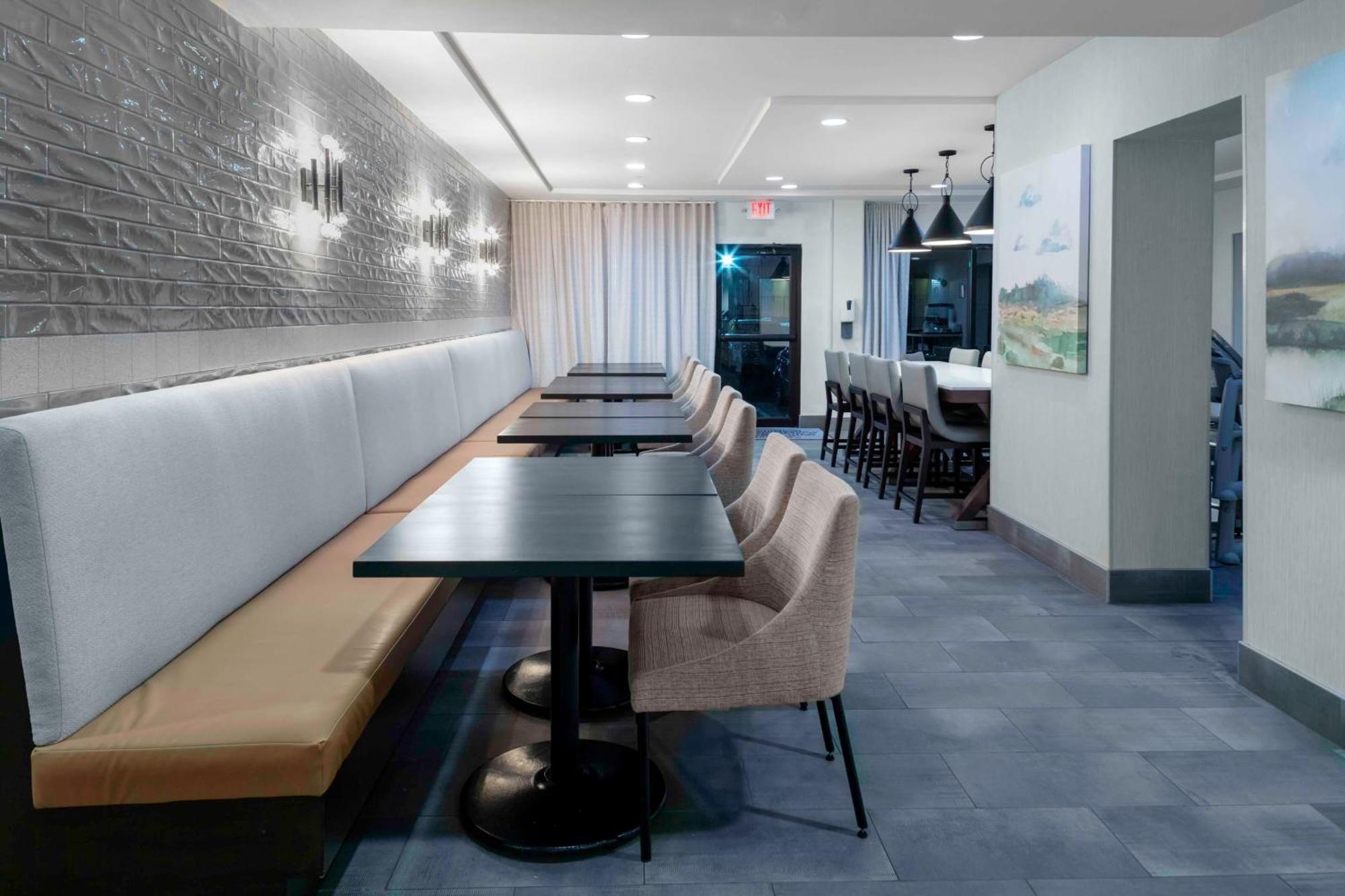 Hampton Inn קוניירס מראה חיצוני תמונה